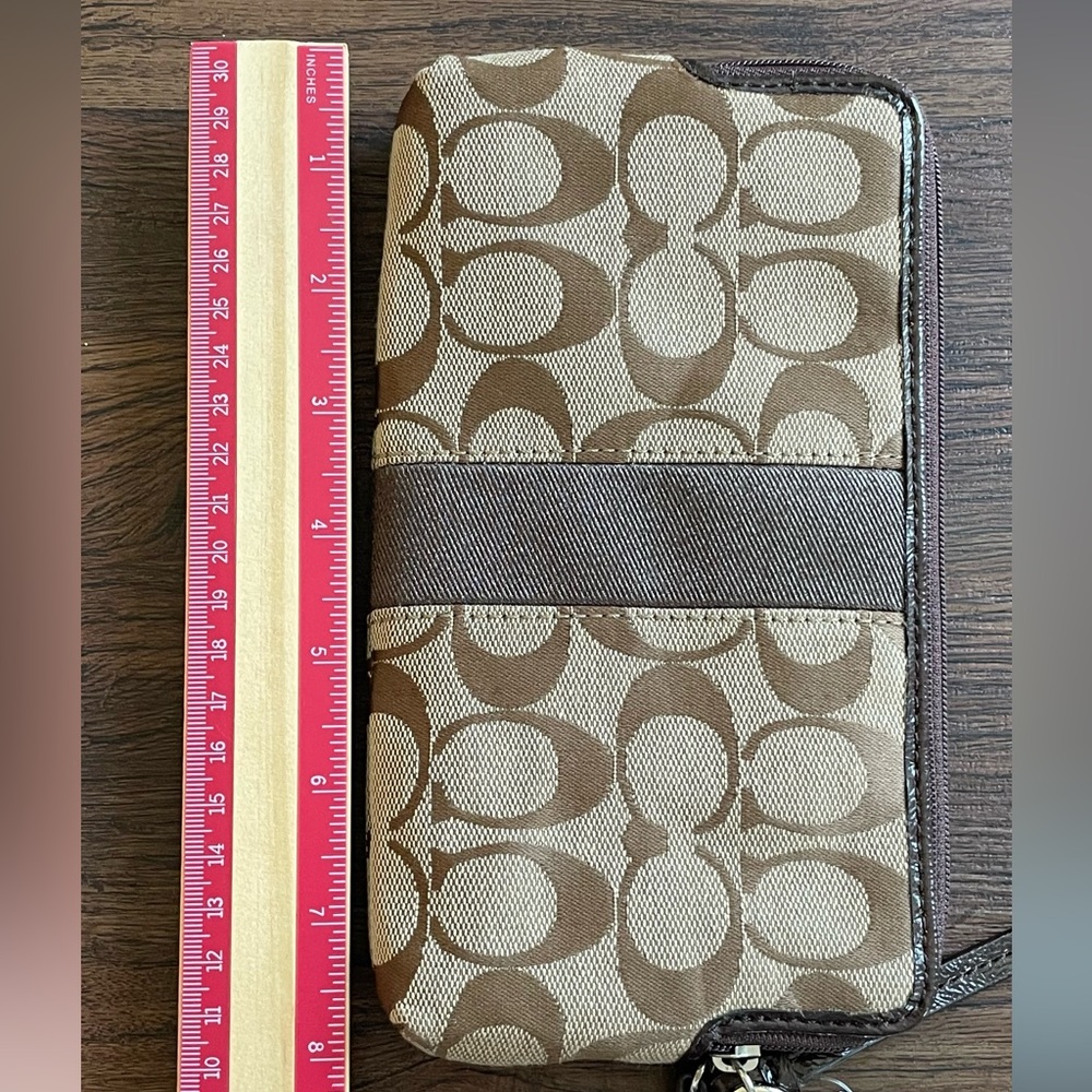 Coach Women’s Wristlet Wallet Signature Khaki Mahogany Canvas Double Zipper - Picture 9 of 10